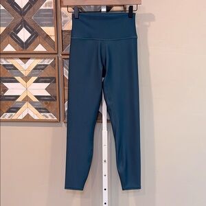ALO Yoga 7/8 High-Waist Airlift Legging Green Small EUC